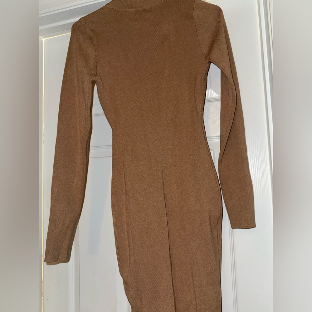 Elegant Tan and White Women's Dress - Picture 5 of 9